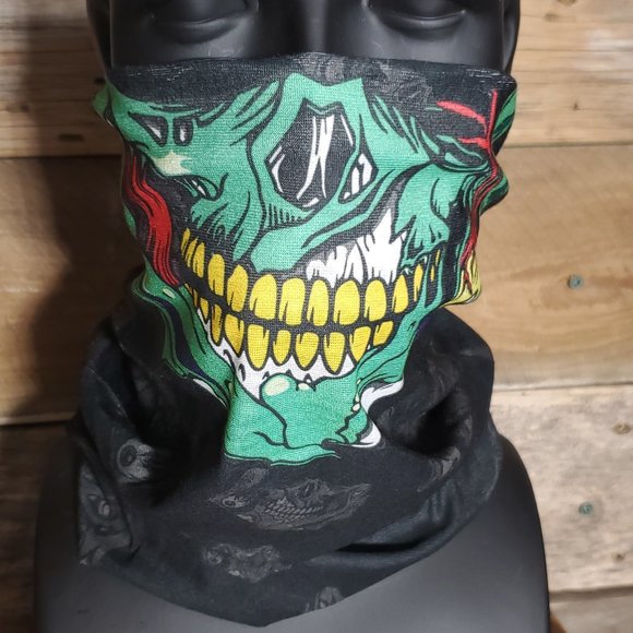 Unisex Green  Skull Face Tube Mask Neck GAITER Dust Shield Seamless Bandana - Picture 1 of 7